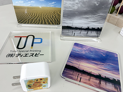 top_our-services_unique-print_uvpurint.png